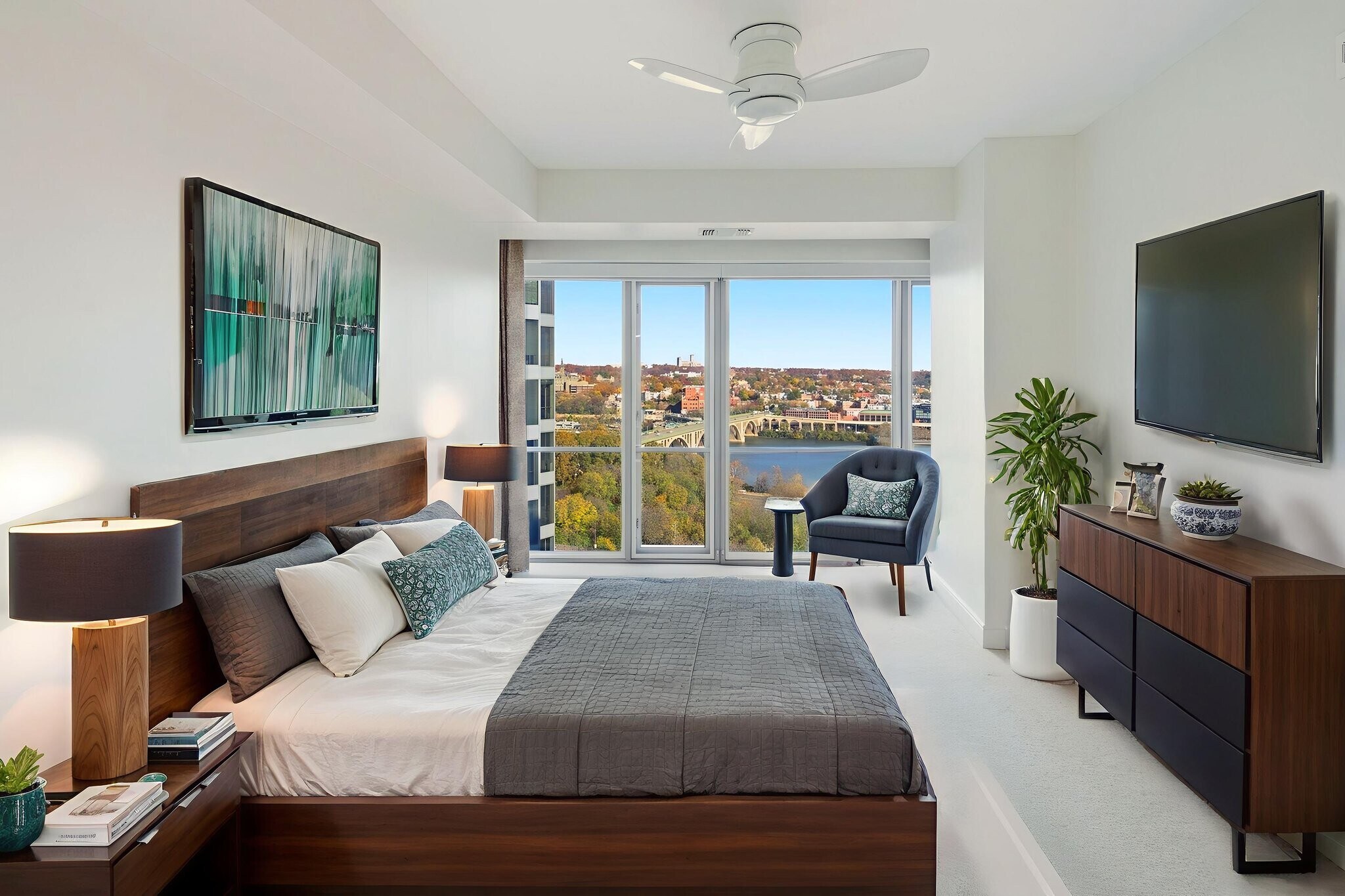 Building Photo - 1111 19th St N