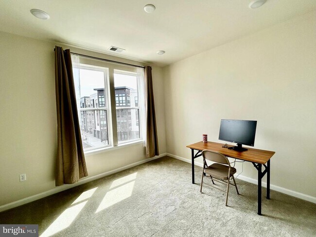 Building Photo - 1 Culvert Dr