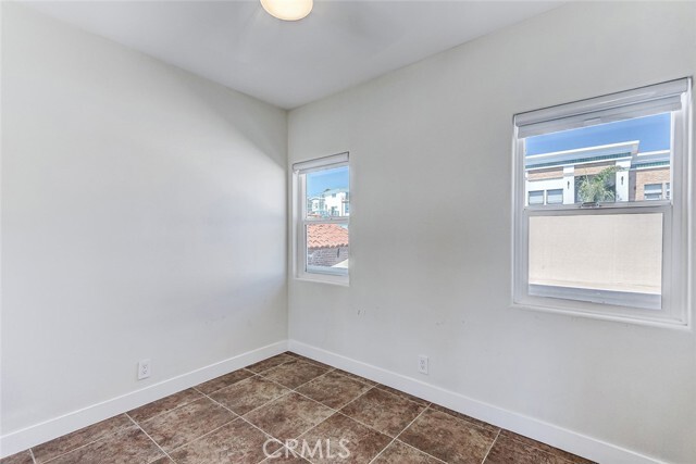 Building Photo - 3305 Highland Ave