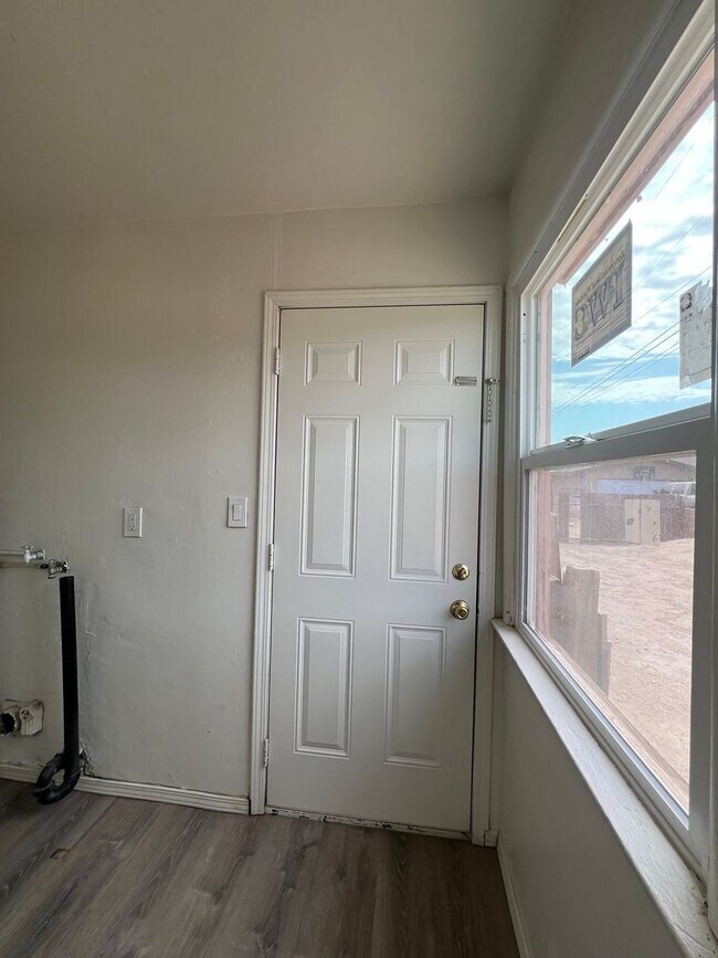 Building Photo - P054