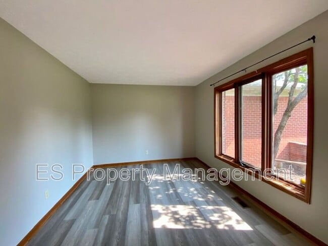 Building Photo - 6110 Munsee Ln