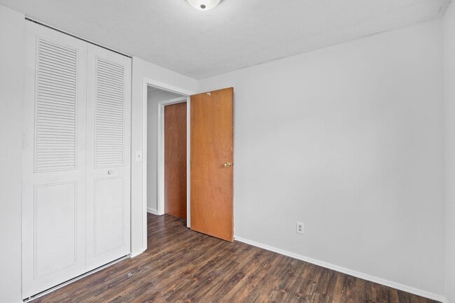 Building Photo - PLEASANT RUN - Well cared for 3 bed ranch ...