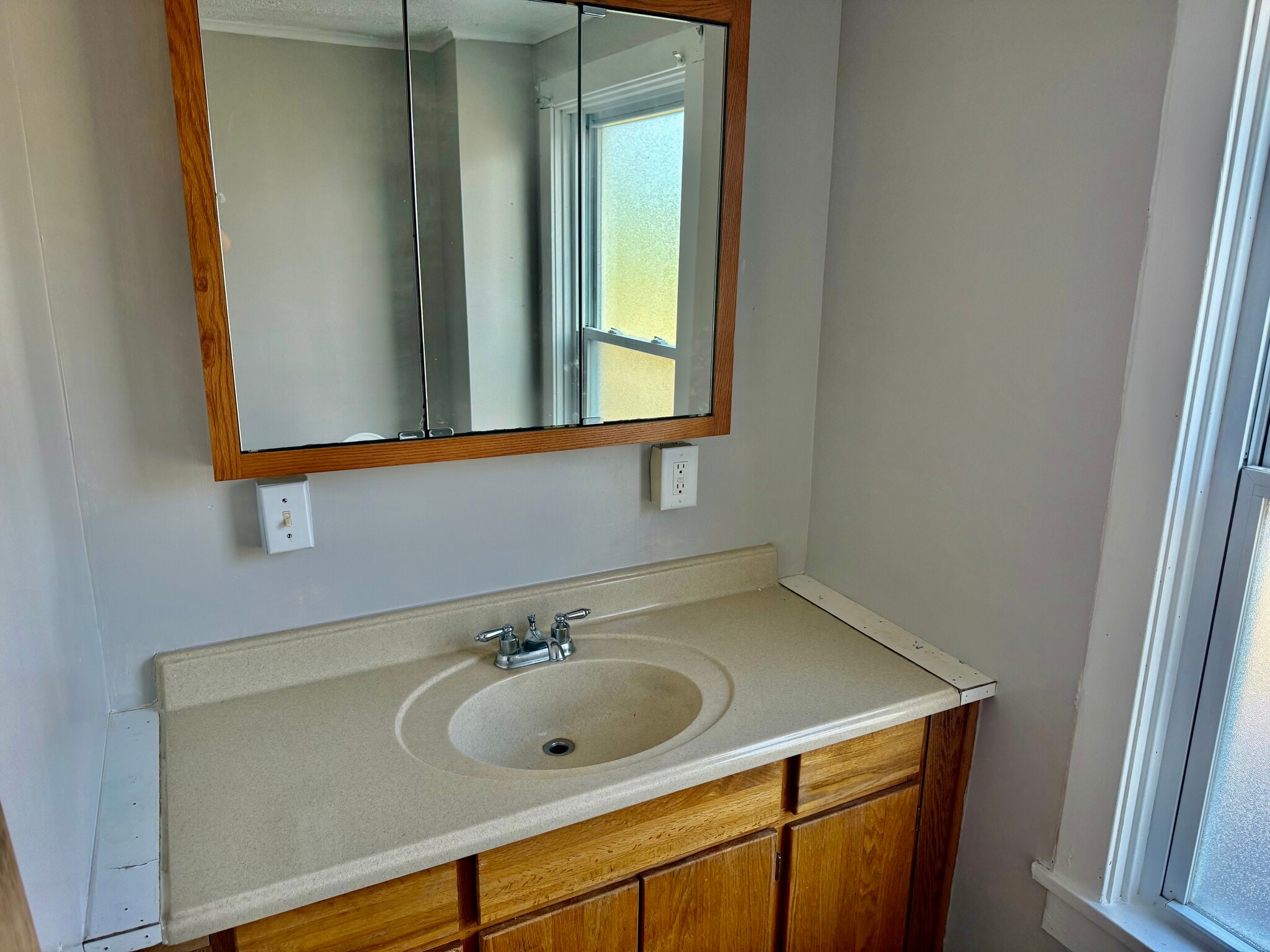Bath - 514 Bellview St