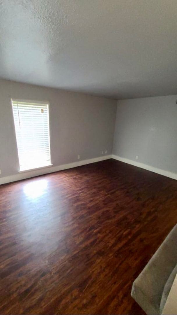 Building Photo - Townhome Available!