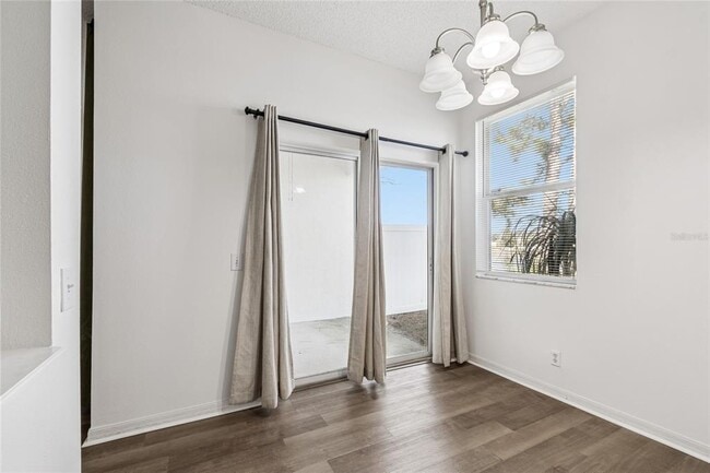 Building Photo - 571 Shoreham Ct NE