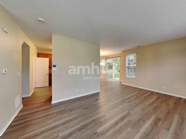 Building Photo - 509 Springbrook Trail N