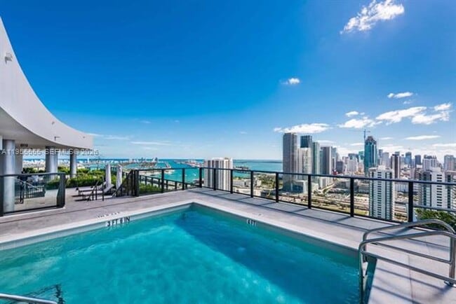 Building Photo - 1600 NE 1st Ave