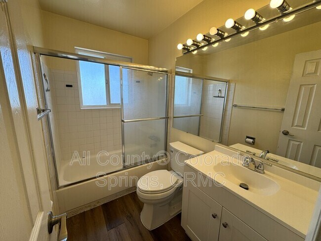 Building Photo - 1129 Cree Dr