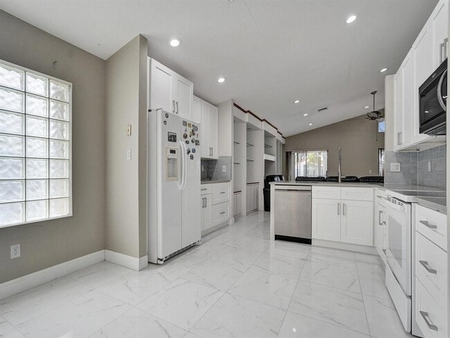 Building Photo - 22845 Barrister Dr