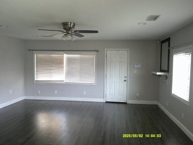 Building Photo - 3 N College St