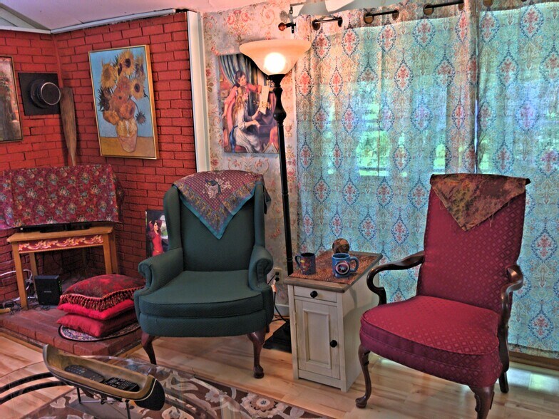 Living Room - 111 Causeway Rd