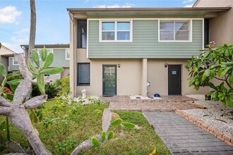 Building Photo - 1028 Apollo Beach Blvd