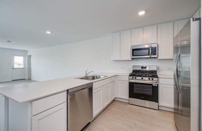 Building Photo - 5005 Gallant St
