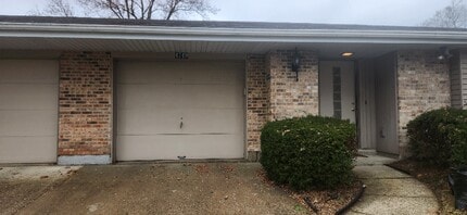 Building Photo - 4749 Foxdale Dr