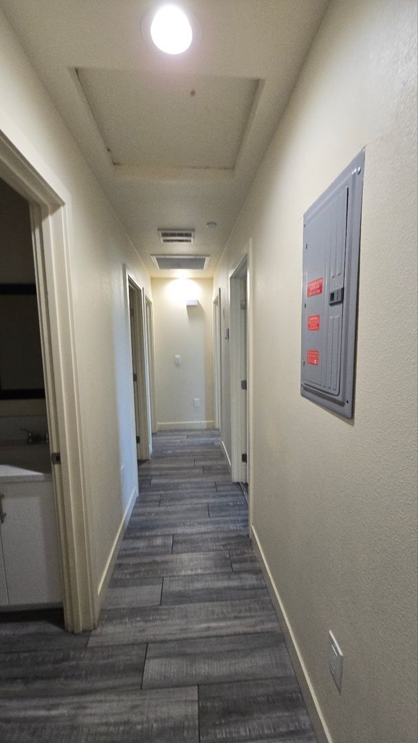 Building Photo - 71(439)