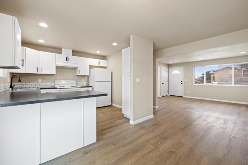 Building Photo - 1119 N Buchanan St