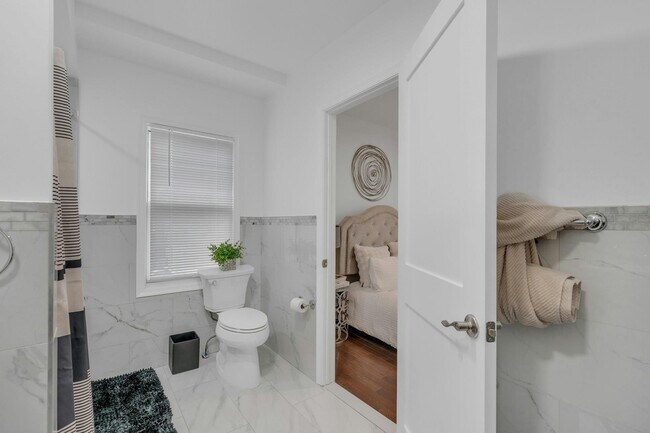 Building Photo - 196 2nd St