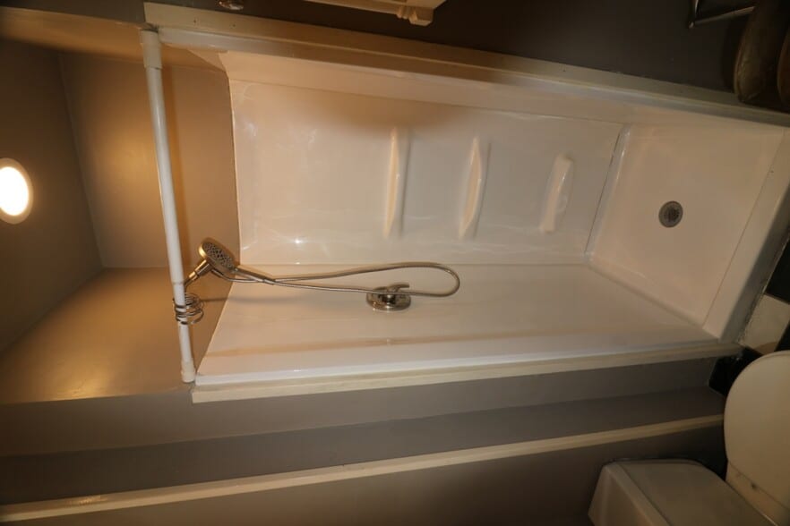 Building Photo - 1316 E 10th St