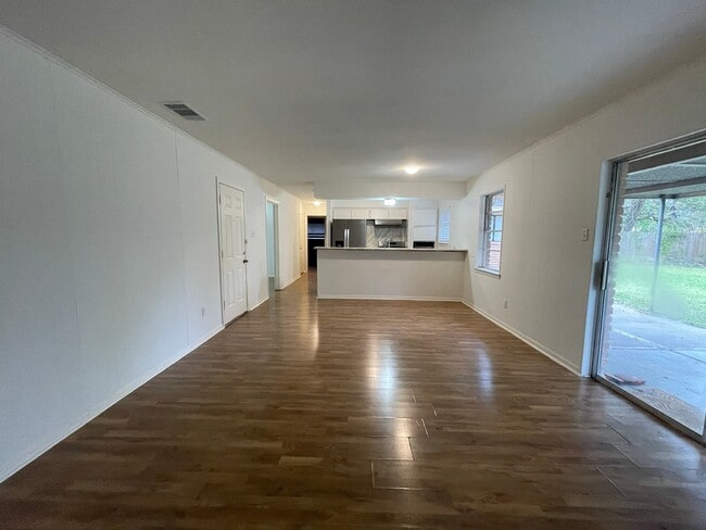 Building Photo - 7219 Tanager St