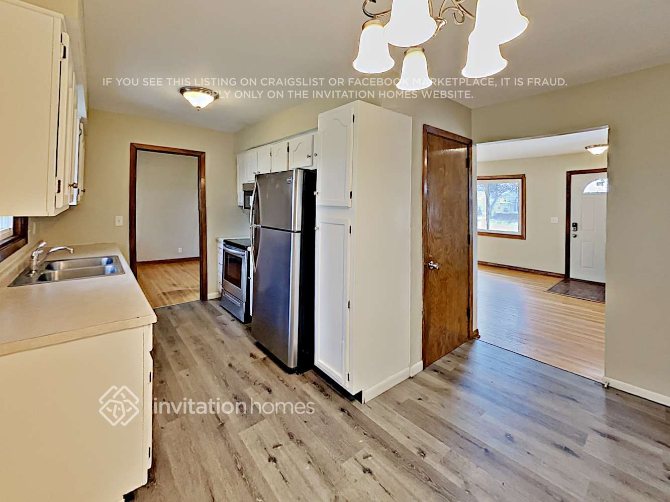 Building Photo - 3612 Commodore Dr