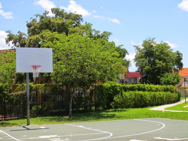 Building Photo - 3530 NW 29th Ct