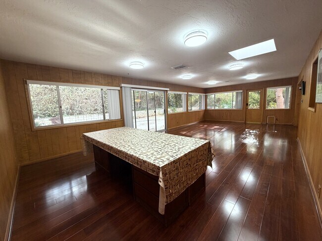 Building Photo - 108 Barret Rd
