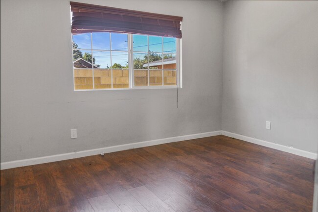 Building Photo - 5 Bedroom Home For Rent - La Puente