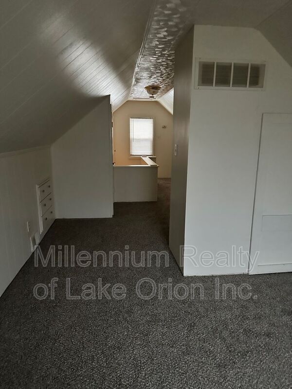 Building Photo - 6871 Continental Ave