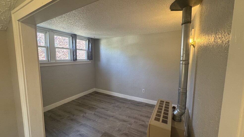 Building Photo - 3220 Wayburn Ave SW
