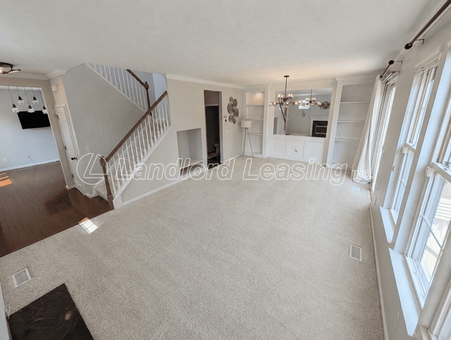 Building Photo - Avon Lake 3-Bedroom Condo with Pool, Tennis Courts & Lawn Care Included