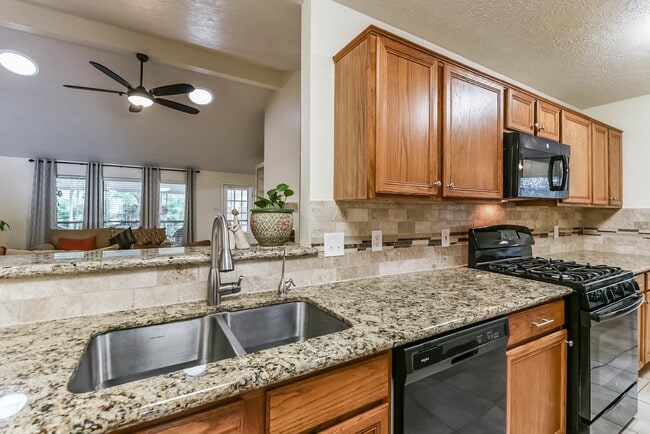 Building Photo - 22314 Rangeview Dr