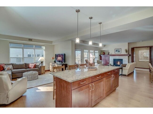 Primary Photo - 215 Otis Avenue
