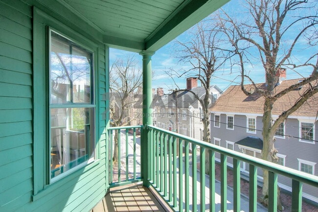 Building Photo - 19 Arnold St