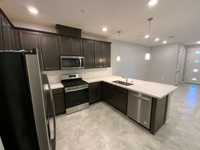 Building Photo - Townhouse in Summerlin North