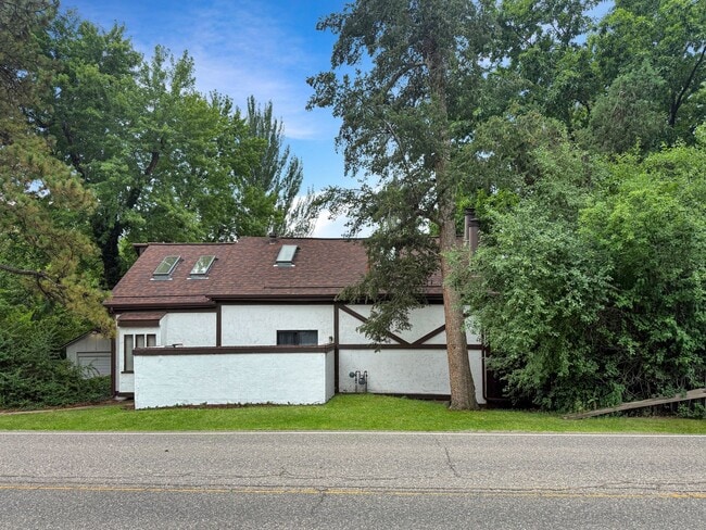 Building Photo - HISTORIC TWO-STORY HOME WITH CHARMING FEAT...