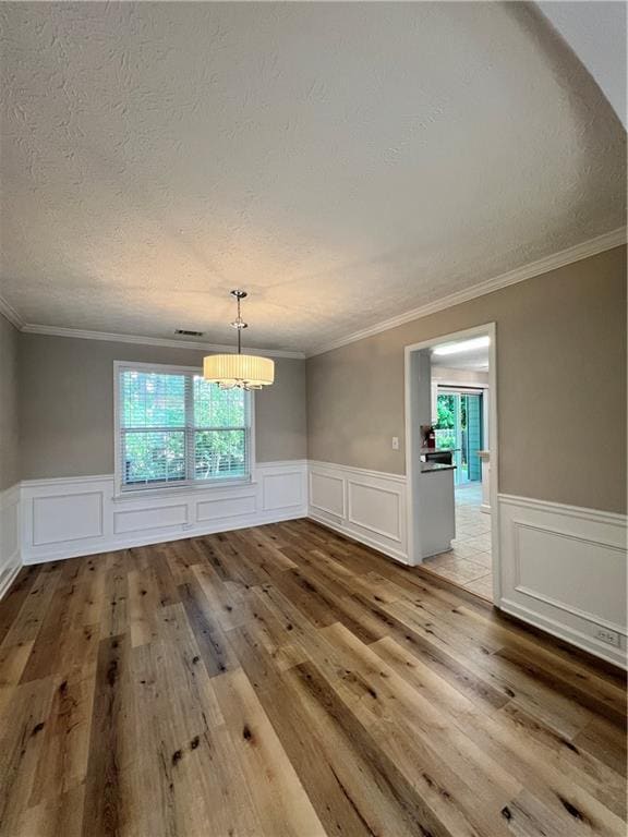 Building Photo - 3250 Northcliff Dr