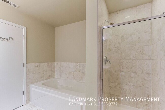 Building Photo - 758 N Larrabee-#820