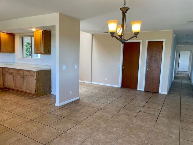Building Photo - 3 Bedroom Home Country Living in Santa Barbara - Pets Considered - Available Early July