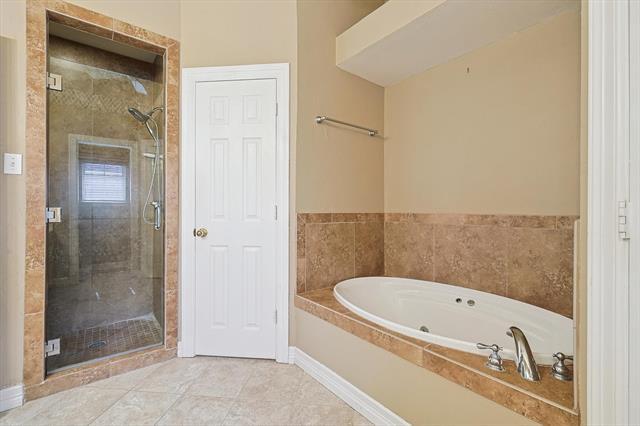 Building Photo - 7009 Oak Hills Ct