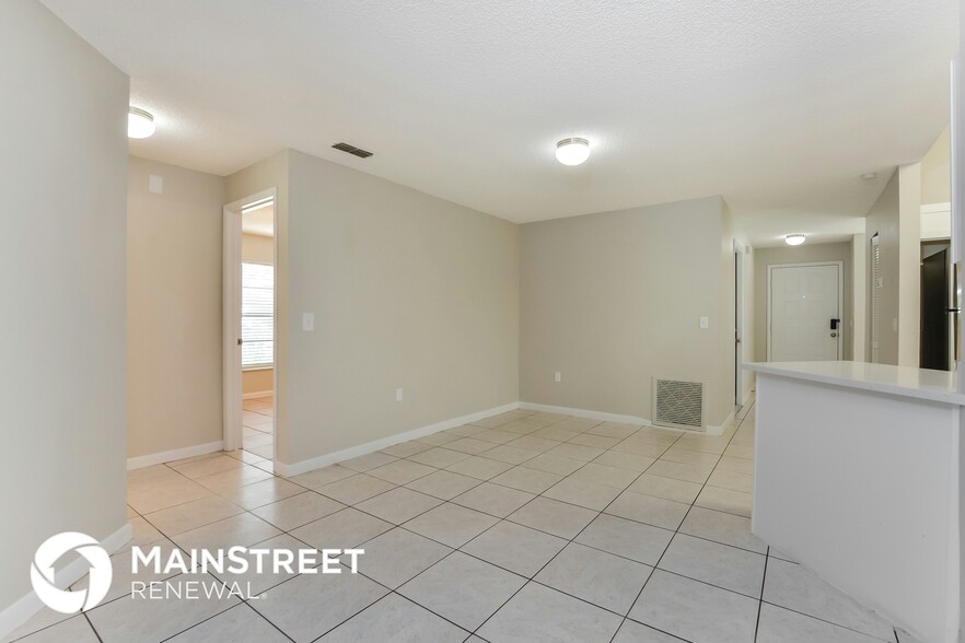 Building Photo - 1679 April Ave