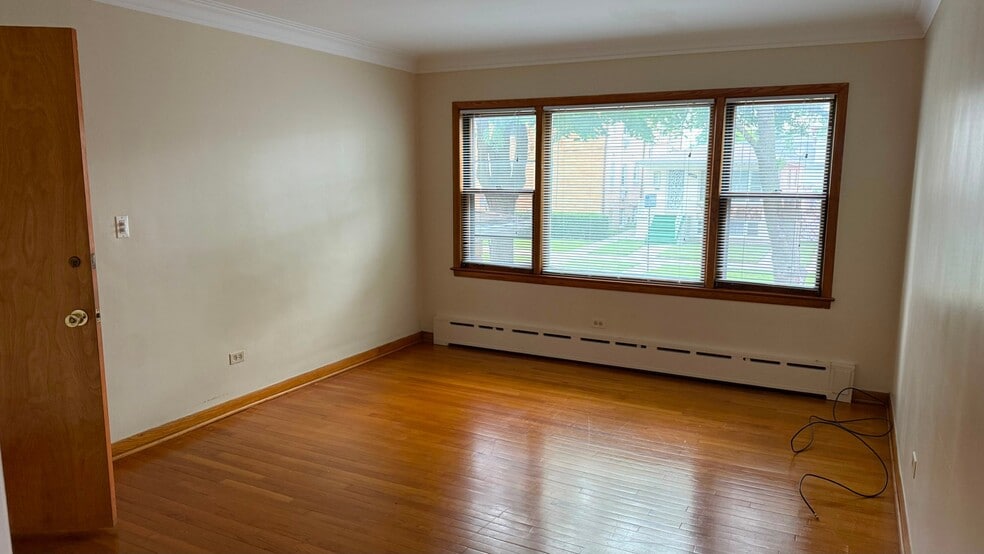 Building Photo - 2555 N Nordica Ave