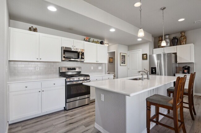 Building Photo - Modern 3-Bedroom Home for Rent in Chapel H...