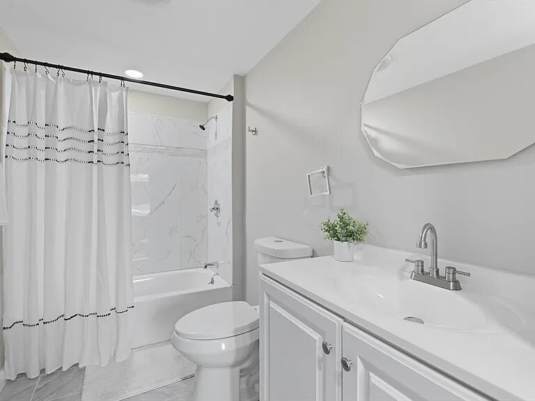 Building Photo - 12 Saint James Ave