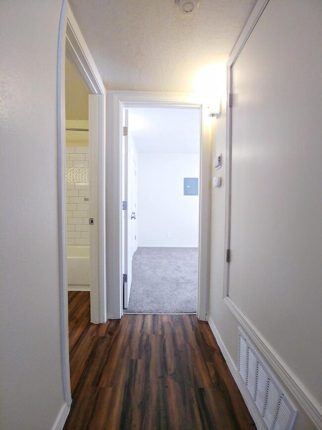 Building Photo - 1021 Coal Ave SW