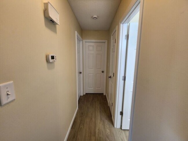 Building Photo - Updated-Pets Welcome-Pay Electric ONLY!