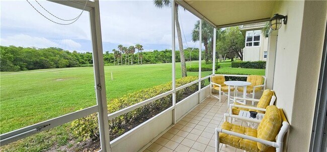 Building Photo - Annual Fully Furnished 2/2 Condo with Golf...