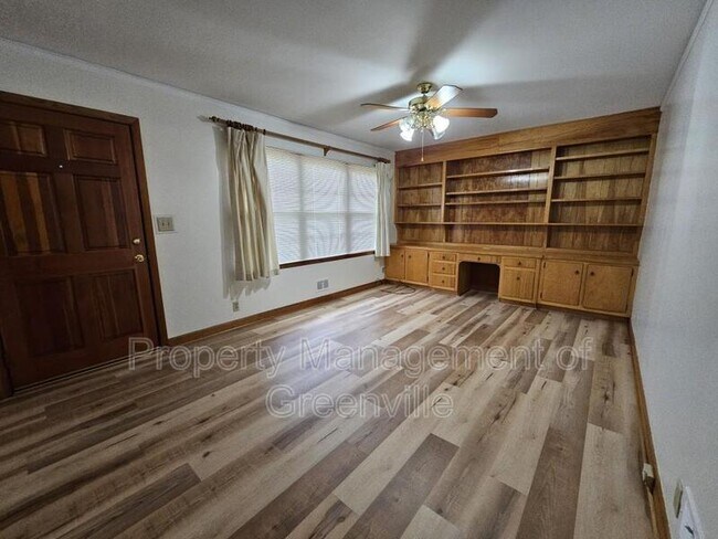 Building Photo - 400 Berea Dr