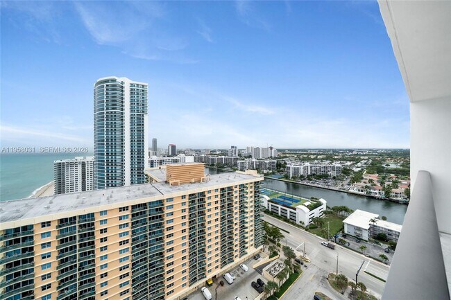 Building Photo - 2301 S Ocean Dr