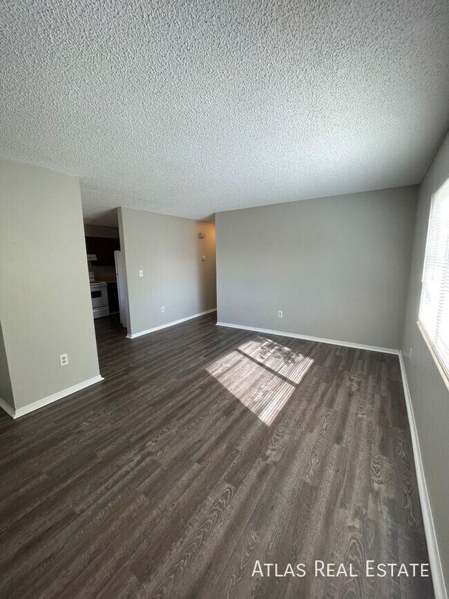 Building Photo - 415 St Vrain Pl