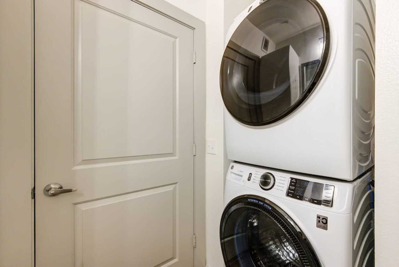 Building Photo - 1111 Shepherd Dr